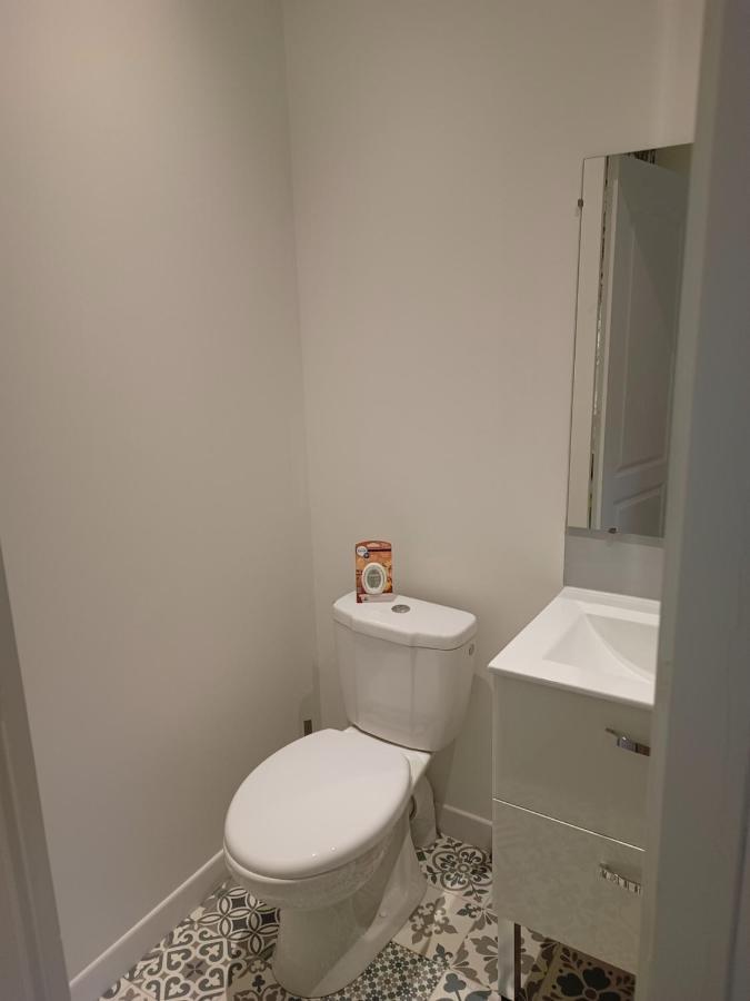 Ecommoy La Petite Maison Dans La Prairie מראה חיצוני תמונה
