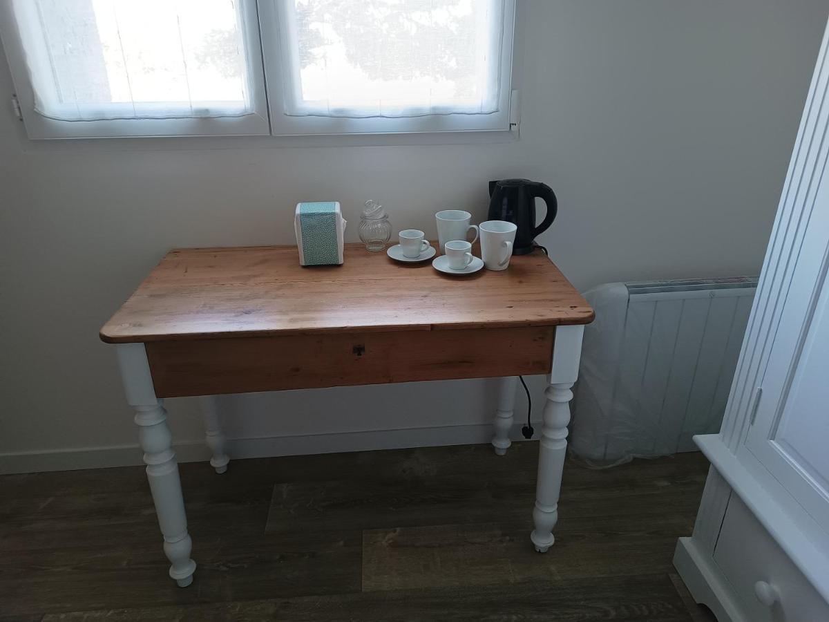 Ecommoy La Petite Maison Dans La Prairie מראה חיצוני תמונה