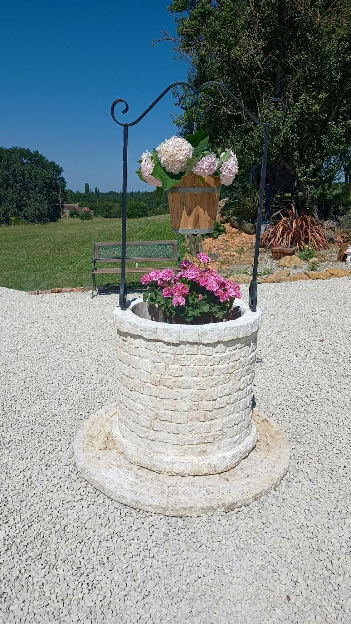 Ecommoy La Petite Maison Dans La Prairie מראה חיצוני תמונה